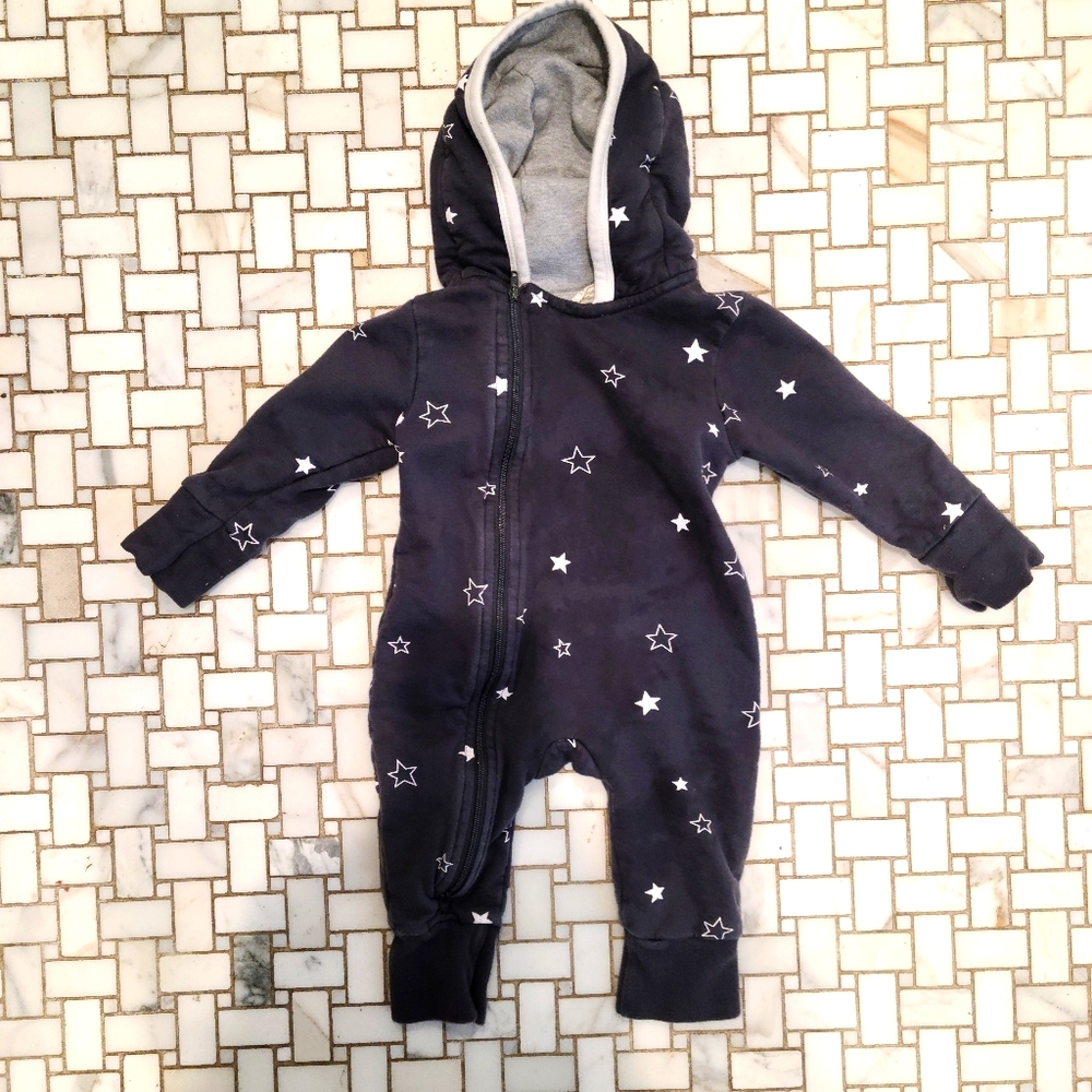 Hooded onesie with star print